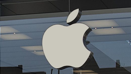 苹果推动Safari转向AI搜索 谷歌股价一度重挫逾9%