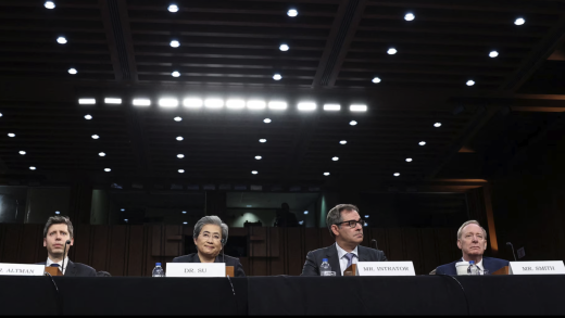 美国四大AI高管国会作证：要想领先中国 美需支持AI芯片出口