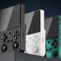 Anbernic 安伯尼克 RG35XX Pro 掌机亮相：直板造型，三色可选