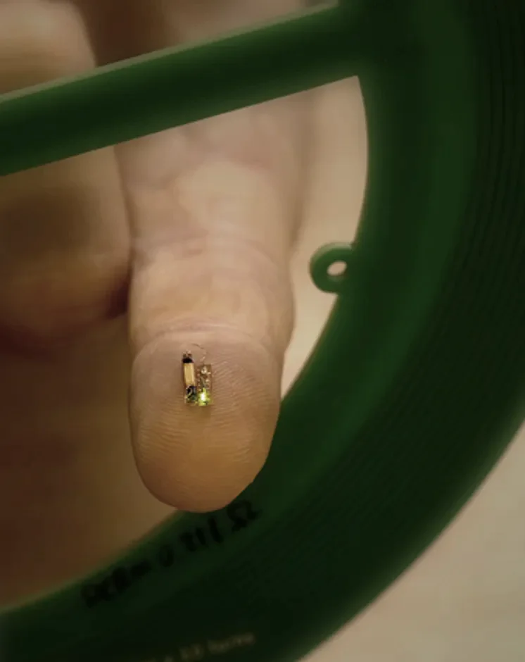 Steam创始人，玩起了脑机接口