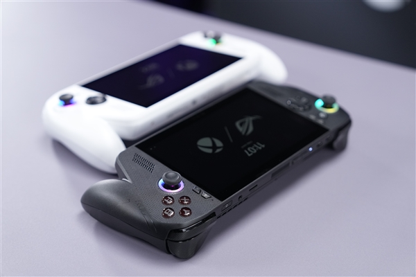 微软宣布合作款掌上游戏机