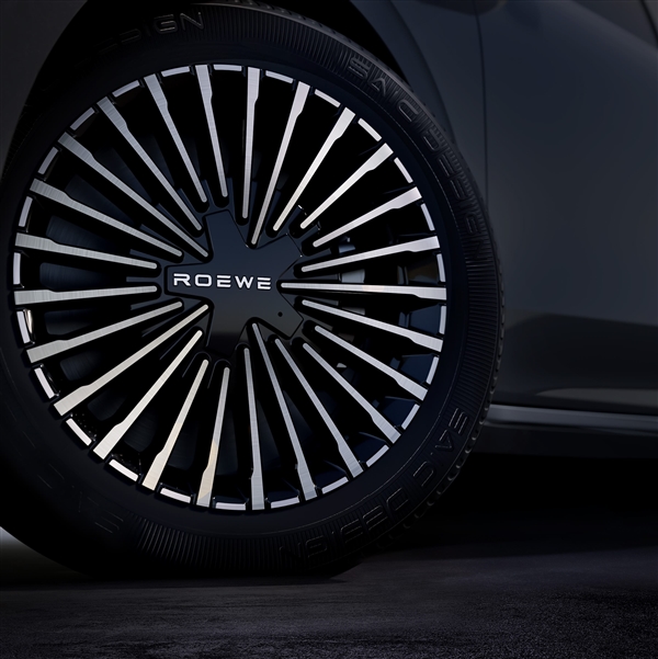 前劳斯莱斯设计师打造 荣威M7 DMH官图发布：气场感受下