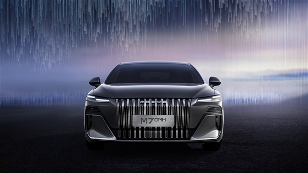 前劳斯莱斯设计师打造 荣威M7 DMH官图发布：气场感受下