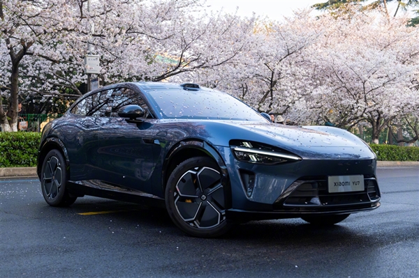 卢伟冰剧透小米YU7价格：不会太便宜