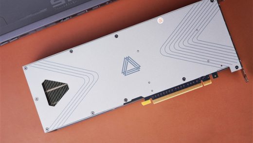 摩尔线程显卡驱动升级v300.110.1：《摩托GP 20》提升超过145%