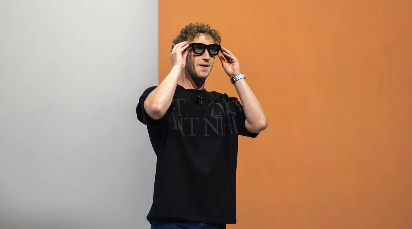 扎克伯格疯狂AI挖人内幕：2300亿交易失败 喜获两位大牛