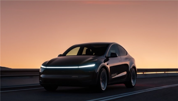 特斯拉Robotaxi体验视频公布：后排乘客一键启航 全程丝滑