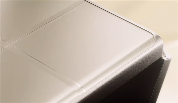 行业最强小折叠！小米MIX Flip 2外观首次揭晓