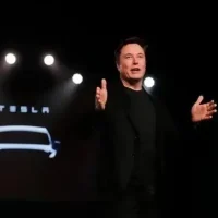 特斯拉Robotaxi上路 马斯克端上画了十年的饼