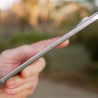 苹果为极致轻薄妥协太多：iPhone 17 Air前摄被迫挪位