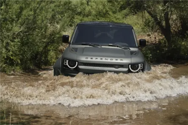 硬派越野还得用V8！路虎卫士OCTA年内上市：海外售价146万元