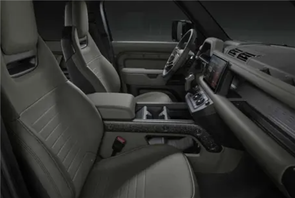 硬派越野还得用V8！路虎卫士OCTA年内上市：海外售价146万元