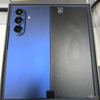 三星史上最薄折叠屏！Galaxy Z Fold7真机首曝：中框跟卡托差不多厚