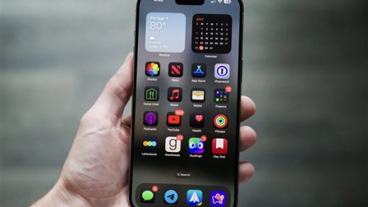 苹果迟迟不在美国制造iPhone：库克被批