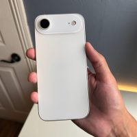 iPhone 17 Air独占钛合金：更贵的Pro版无缘