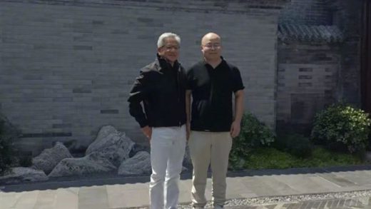 继雷军之后 黄仁勋“密会”MiniMax创始人 深度交流两小时 其开源模型曾登全球第二