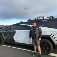 Robotaxi体验资格成特斯拉粉丝“身份象征”：有人48小时试乘7次