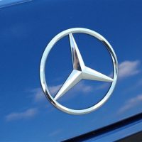 卖奔驰的也扛不住了！多名车主反馈购车的4S店被奔驰终止授权