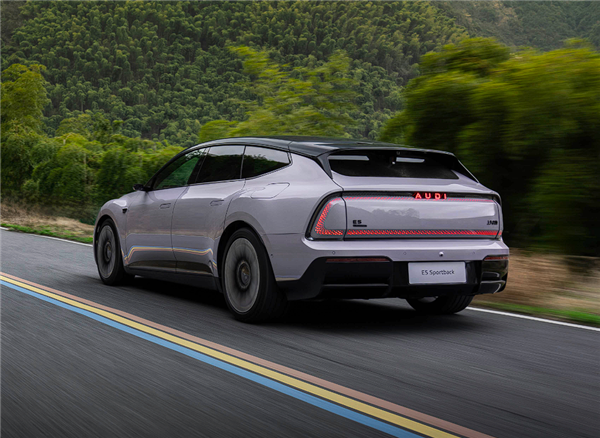 不带四个圈还买单吗 上汽奥迪E5 Sportback开卖：23.59万起
