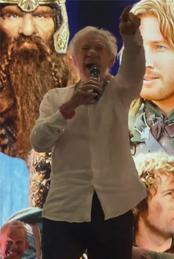 甘道夫亲自爆料：电影《指环王：追捕咕噜》定了！