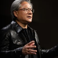 英伟达火速暂停H20生产！黄仁勋重申：已明白回应中国从来没有后门存在