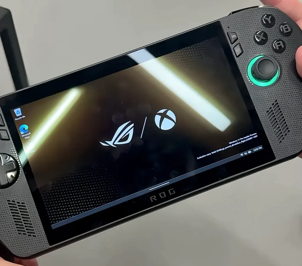 微软首款“Xbox掌机”，终于能玩了？