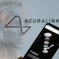 马斯克脑机公司Neuralink申请“心灵感应”商标 暂时被驳回