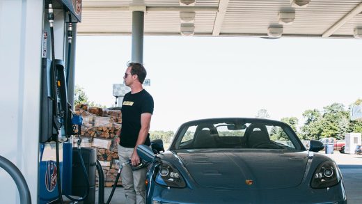 再见！保时捷燃油718正式停售，纯电版马上就到