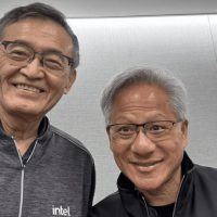 黄仁勋掏出50亿，不是为了救英特尔，而是为了250亿美元的新市场