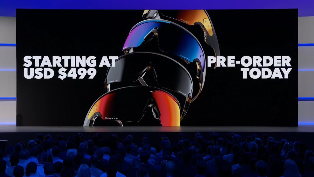 带屏 AI 眼镜登场，Meta「眼镜全家桶」炸街了