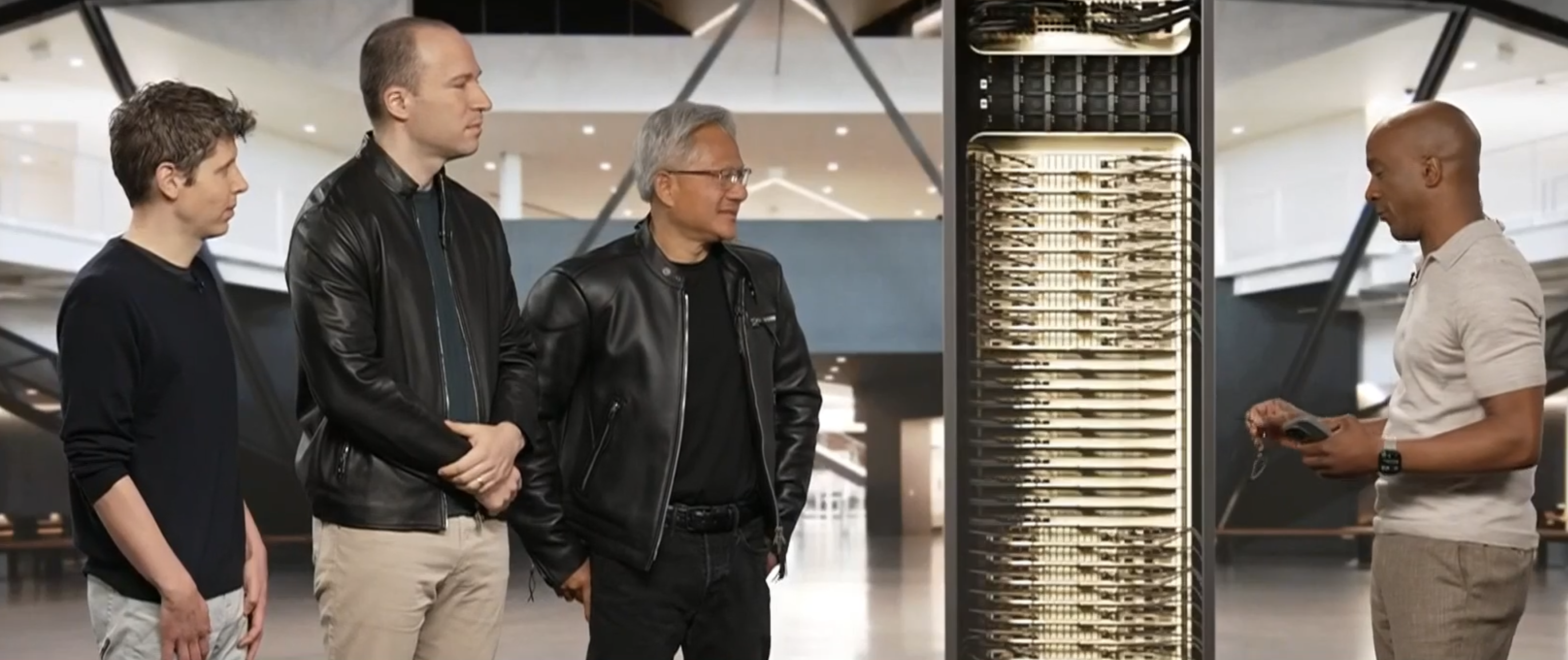 黄仁勋、奥特曼回应千亿美元合作:庞大项目、OpenAI要做三件事