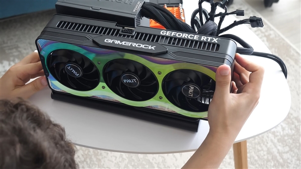 同样带宽 雷电5外置显卡居然完败于OCuLink！