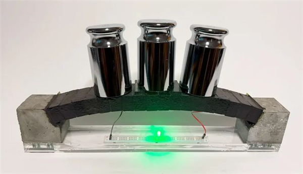 麻省理工混凝土电池问世：储能密度提升十倍