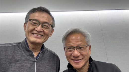 黄仁勋：Intel用33年试图消灭NVIDIA