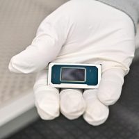 一颗 1.8 纳米芯片，成了英特尔「最后的救赎」