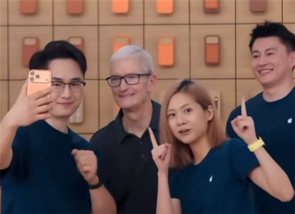 库克亲自直播带货！iPhone Air国行版今日预售：国内首款eSIM手机 7999元起