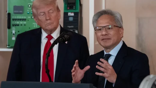 黄仁勋、奥特曼暗中斡旋 科技大佬是如何阻止特朗普“派兵”的？