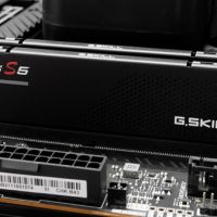 恐慌性抢购内存！PC、OEM、内存厂商都疯了