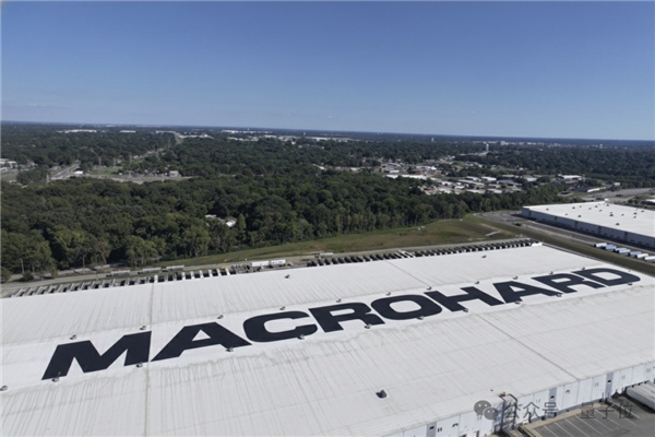 马斯克开始用Grok替代员工了！最惨部门裁员90%