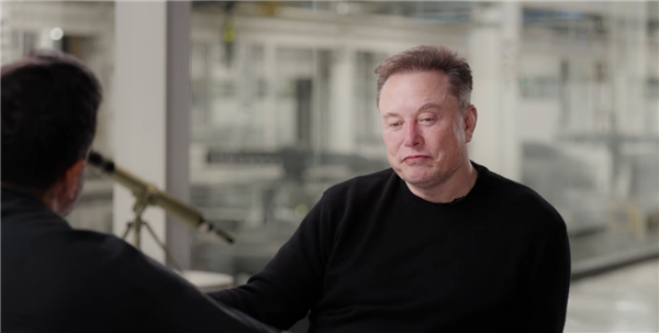 微软AI CEO盛赞马斯克:拥有改变现实的超人能力