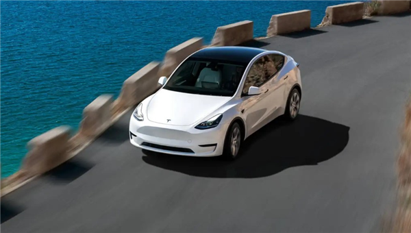 一夜飙升3400亿 特斯拉股价逆市狂涨:市值超中国上市车企总和