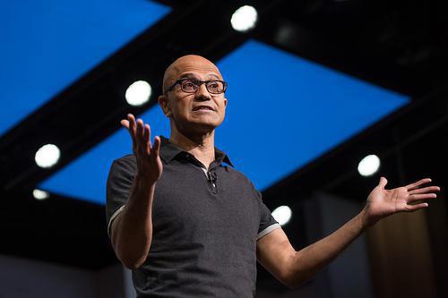 微软CEO纳德拉下场操盘AI Copilot付费用户增长受阻