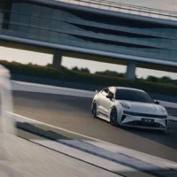 “地表最强”纯电猎装轿跑，全国首台极氪 001 FR 交付