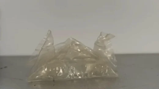 令人印象深刻的新型塑料能自我愈合 可回收利用还能喂养海洋生物