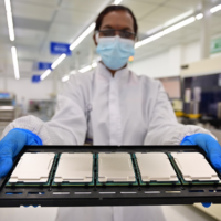 Intel五代至强曝光：终于有了64核心 448MB缓存依然被碾压