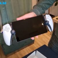 索尼串流掌机 PlayStation Portal 开箱，并对比 Steam Deck