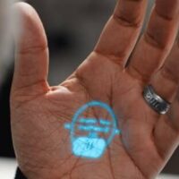 GPT-4版微型手机：AI Pin699美元起售 通话、录音、拍照、答疑一把抓