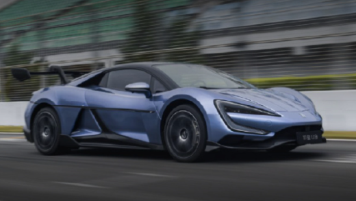 比亚迪仰望超跑平台首次亮相：整车马力超 1300 匹，智能豪华座舱