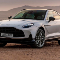 2024 款阿斯顿・马丁 DBX 将换装 DB12 的信息娱乐系统，采用触摸屏