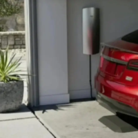 特斯拉拥抱无线充电，官方确认家用感应式充电器正研发中